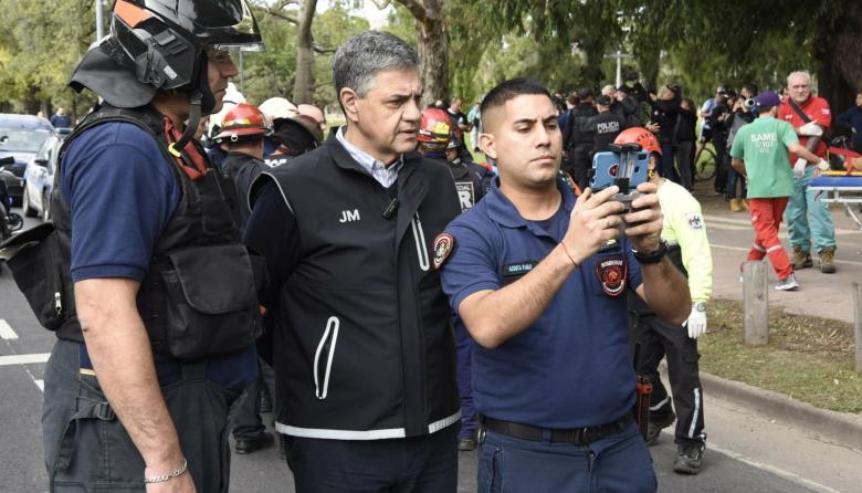Jorge Macri supervisó el operativo de rescate en el lugar del choque del tren San Martín